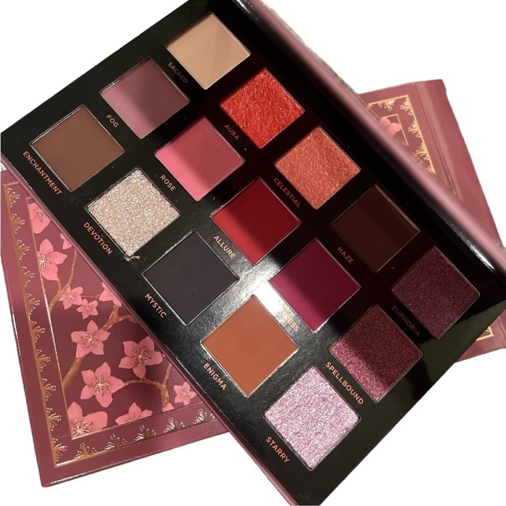 Ace Beautē Mystic Romance 15 Color Eyeshadow Palette NIB - Picture 2 of 6